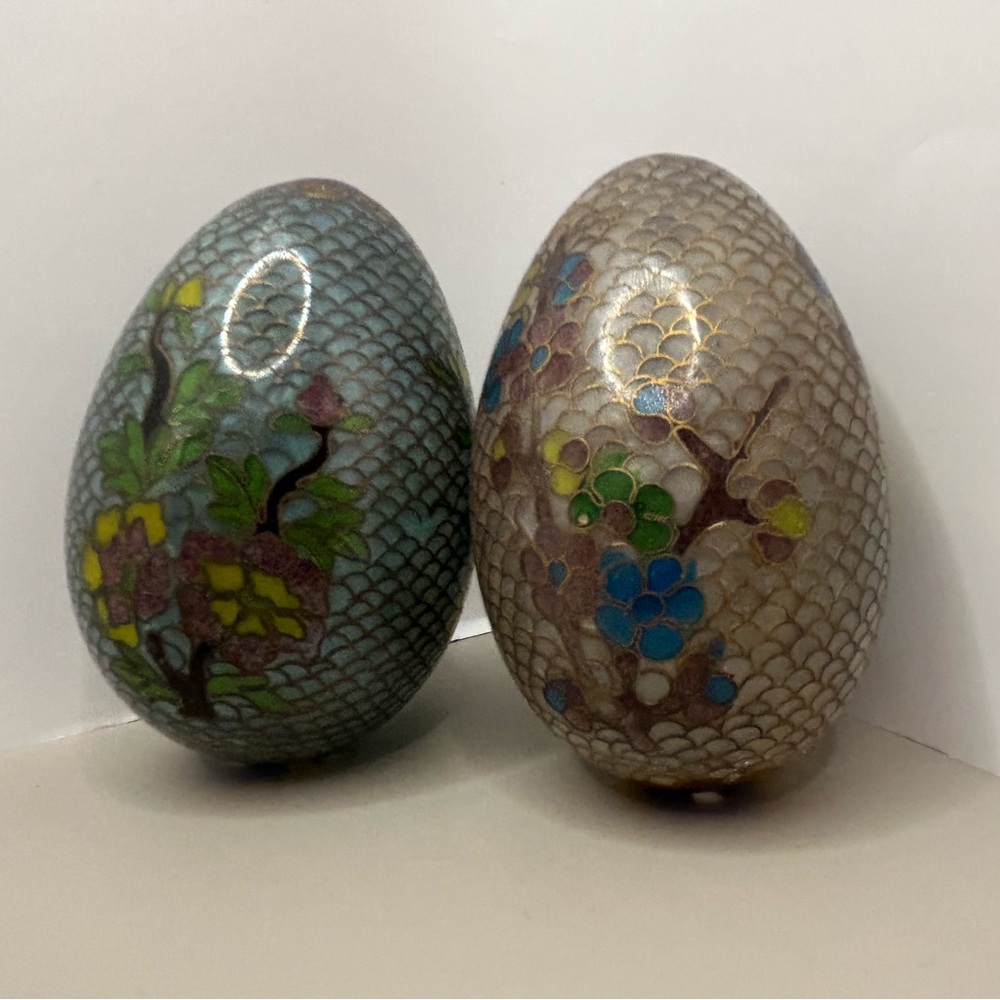 Chinese plique-à-jour or cloisonné enamel eggs